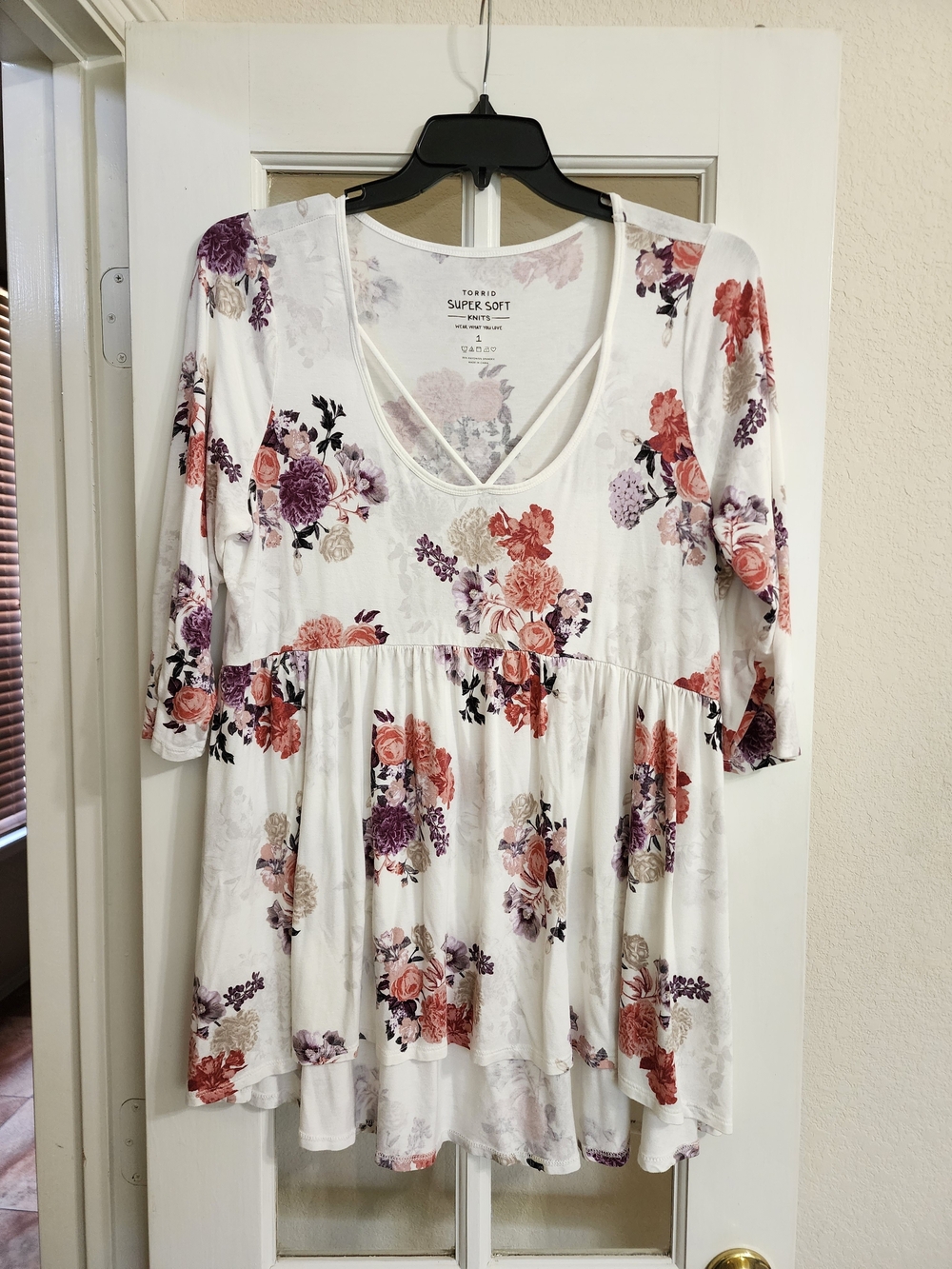 Torrid Super Soft Floral Babydoll Tunic Top High Low Size 1 1X